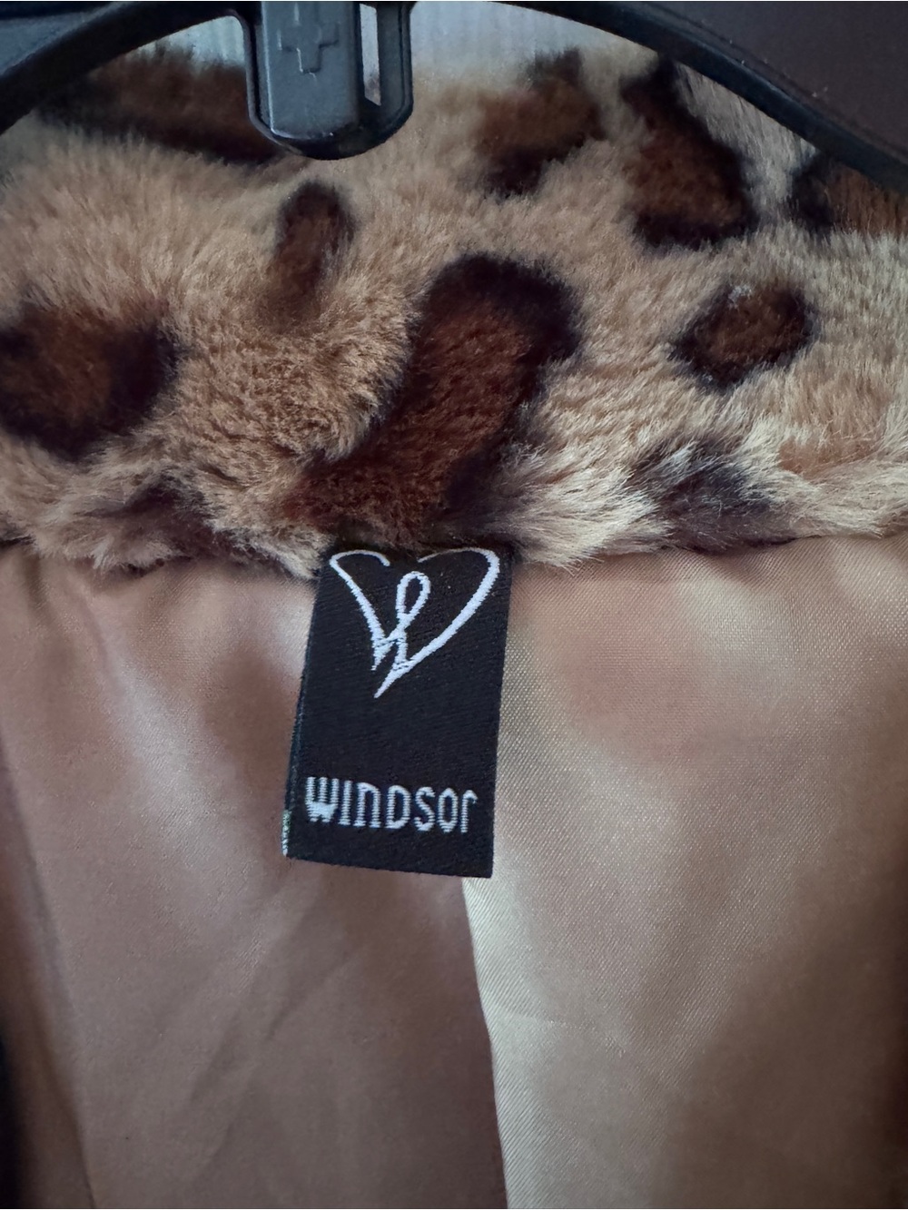 Windsor Leopard Print Faux Fur Cropped Jacket size M - Picture 3 of 7